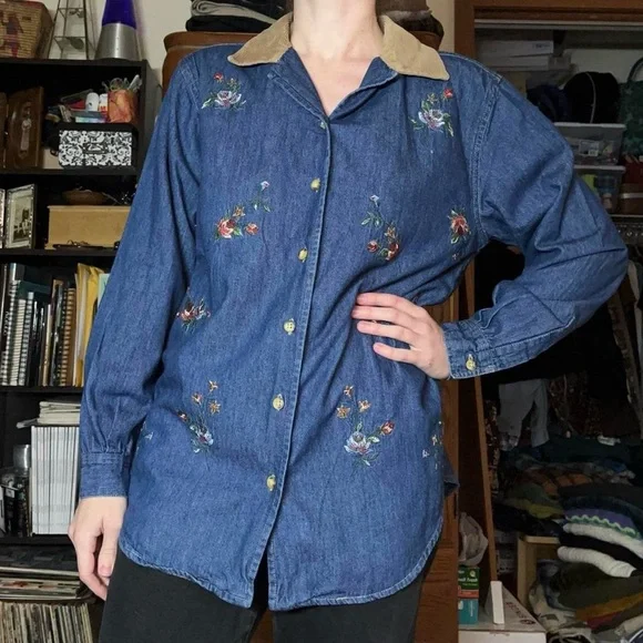90s Capacity Embroidered Floral Denim Button-Up Shirt Blouse Size M Corduroy - Picture 7 of 13